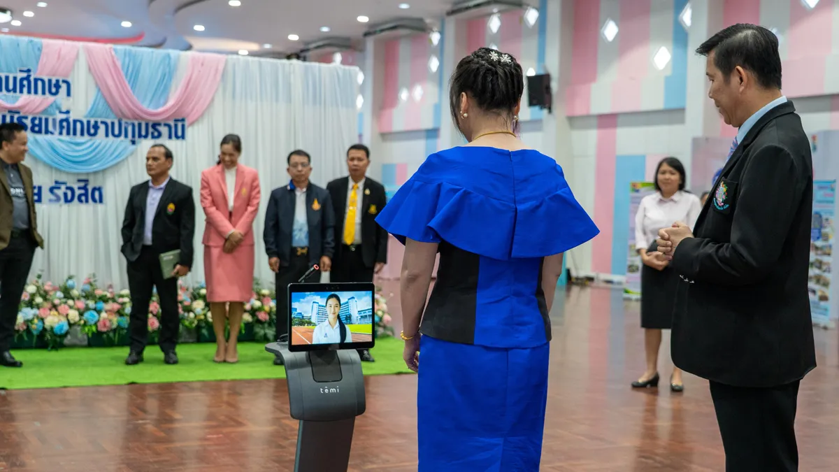 หุ่นยนต์ต้อนรับ ในงาน หรือนิทรรศการต่างๆ